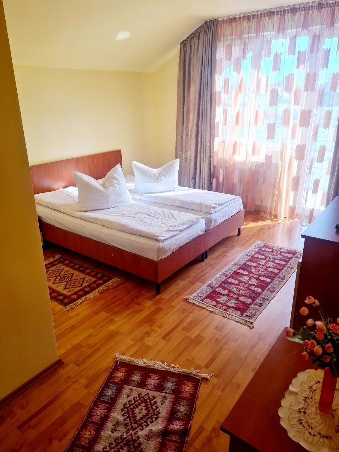 Pensiunea Sanziana Otel Oradea Dış mekan fotoğraf